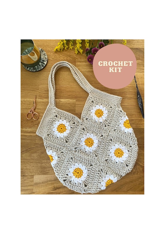 Daisy tote bag crochet kit - perfect gift for crafty beginners!