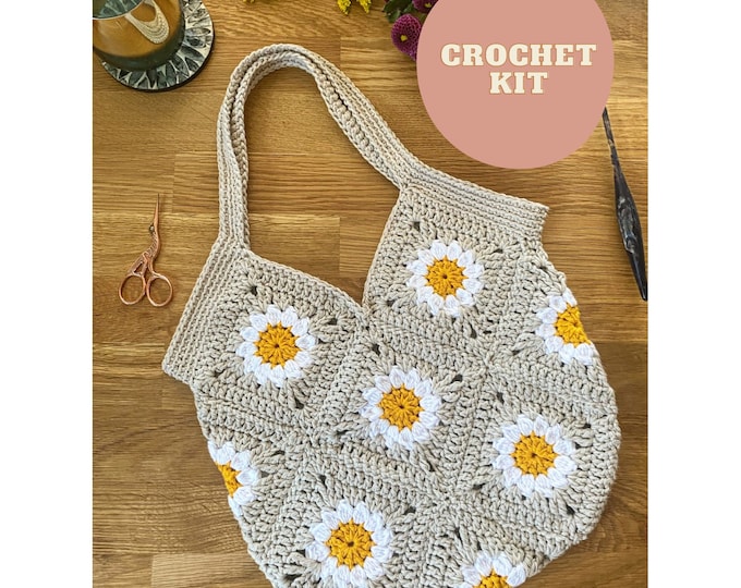 Daisy tote bag crochet kit - perfect gift for crafty beginners!