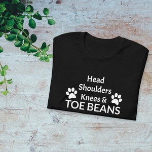 Kopf Schultern Knie und Toe Bohnen Shirt, Unisex T-Shirt, Toe Bohnen T-Shirt, Hund inspiriert, Hund T-shirt, Kopf Schultern Knie Shirt