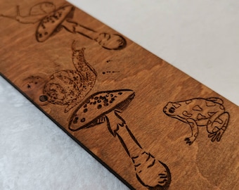 Snail and mushroom wood bookmark Cottagecore stationary Engraved wooden bookmark with tassel Woodland frog bookmark Bookstagram props gift