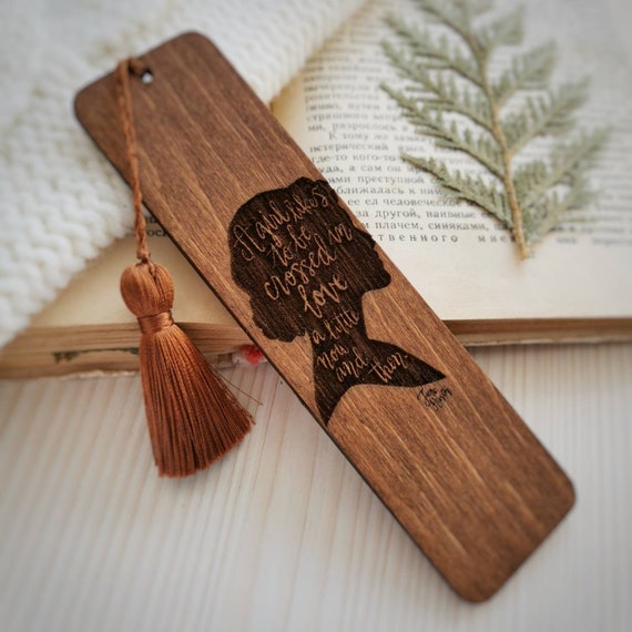 Wolf wooden bookmark Engraved wood bookmark with tassel Woodland animal  bookmark