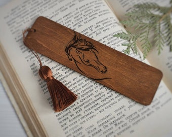 Horse bookmark Engraved wooden book mark with tassel Equine veterinarian gift Book accessories for women / girl / mom Gift for horse owner