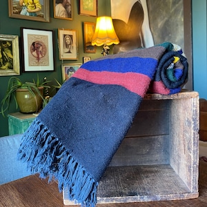 Vintage Black Serape Mexican Tapestry in Thick Wool // Woven Mexican Throw with Fringe // Boho Decor // Yoga Mat Cover