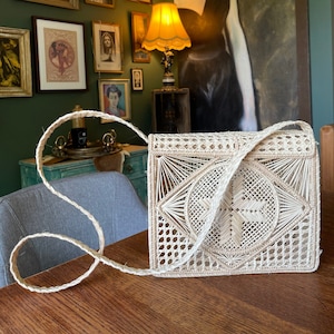 Vintage Handmade Raffia Straw Wicker Woven Bag // Cross Body // Bag