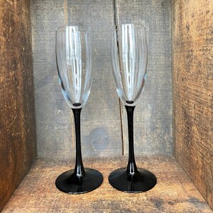 Vintage Luminarc Black Stem Champagne Flutes, Set of 2 Wine Glasses // Made in France // 1980&#39;s French Stemware
