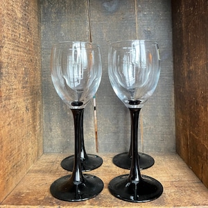 Set of 4 // Vintage Luminarc Wine Glasses With Black Stem // Made In France // MCM Retro