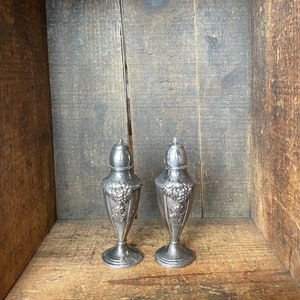 Salt & Pepper Shakers, Oxford Plate Silver Plated with Threaded Metal Lids and Grape Motif