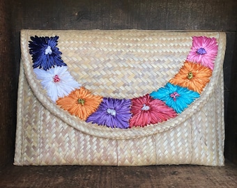 Vintage Handmade Raffia Straw Wicker Floral Woven Clutch // Natural Wallet // Bag