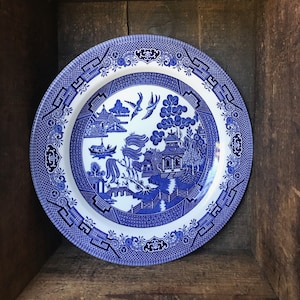 Vintage Blue Willow Dinner Plate // Churchill Made in England