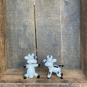 Small Vintage Glass Cow Figurine Sculpture / Handmade Home Decor // Miniature Glass Cows