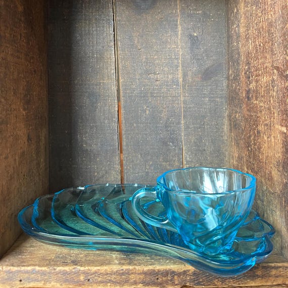 Vintage Hazel Atlas Capri Blue Glass Snack Set // Mid Century