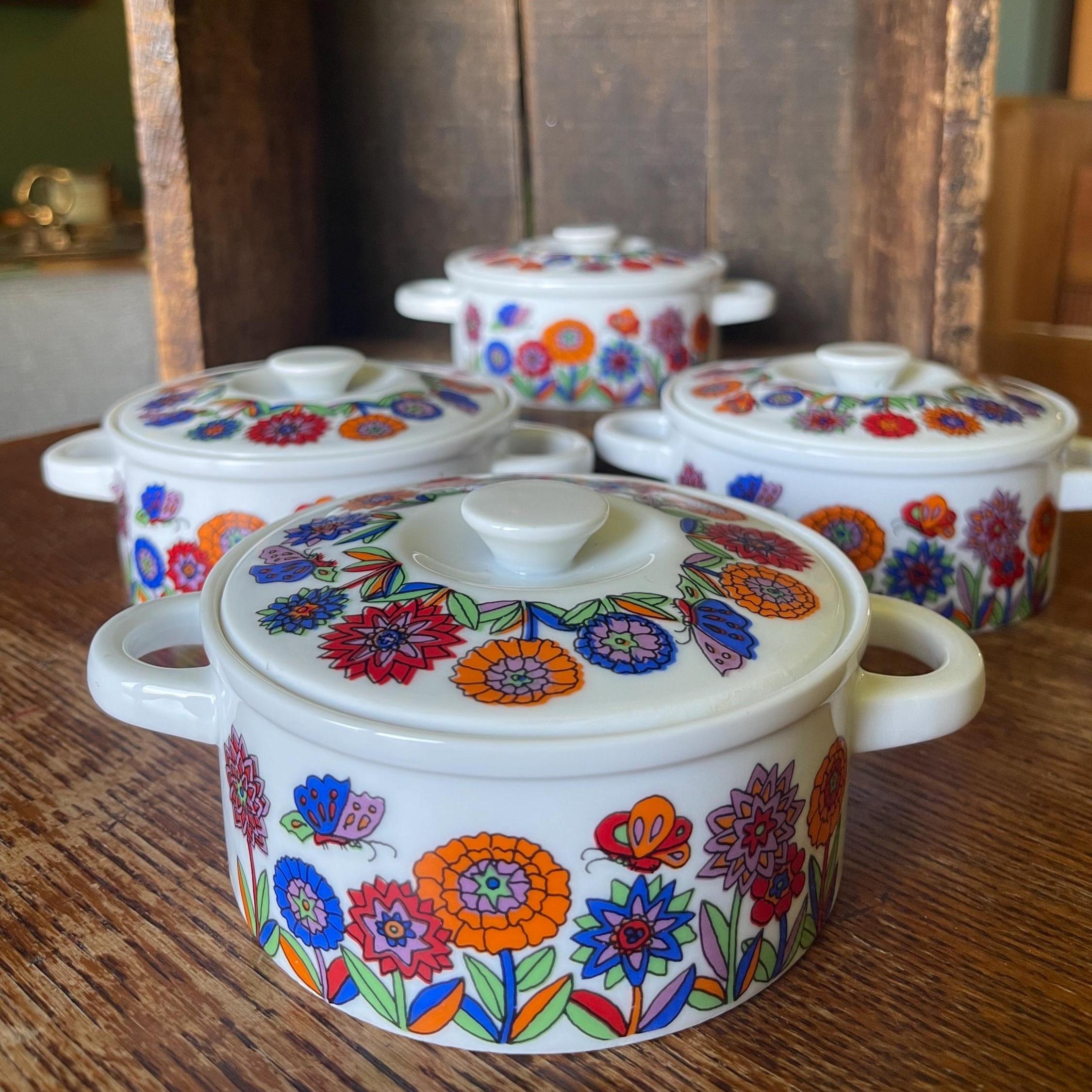4個セット // 蓋付き陶器皿 // レトロな花柄/蝶柄デザイン // 日本製