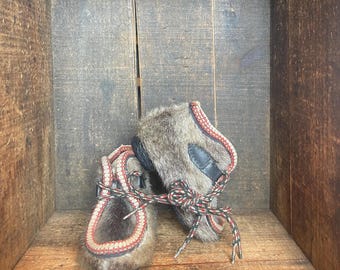 RARAS // Botas Mukluk para bebé Botas de nieve alpinas francesas de invierno // Botas de piel auténtica Muk a luk // 1960