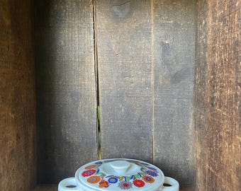 4個セット // 蓋付き陶器皿 // レトロな花柄/蝶柄デザイン // 日本製