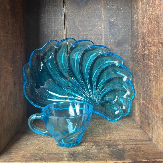 Vintage Hazel Atlas Capri Blue Glass Snack Set // Mid Century
