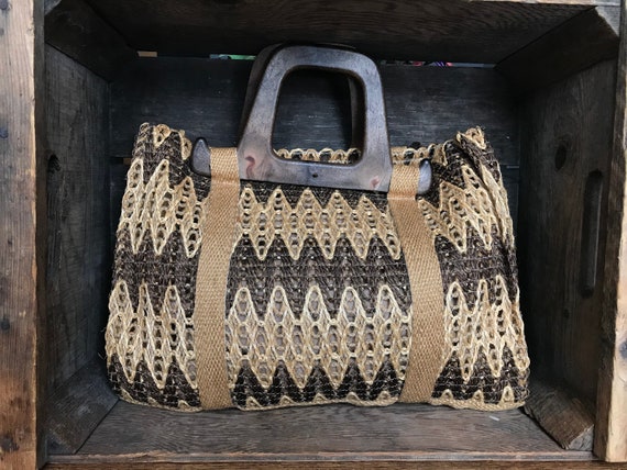 Vintage Woven Jute Tote // 1970s Faux Wood Handle… - image 2