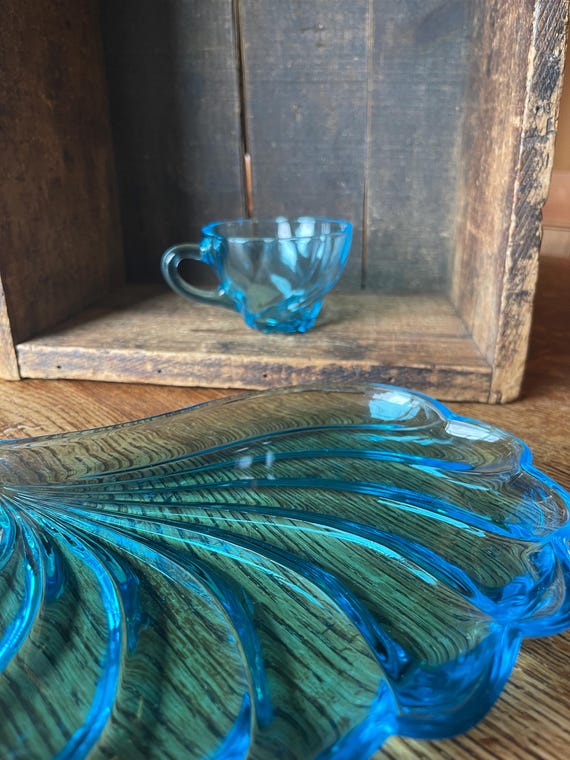 Vintage Hazel Atlas Capri Blue Glass Snack Set // Mid Century
