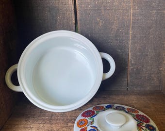 4個セット // 蓋付き陶器皿 // レトロな花柄/蝶柄デザイン // 日本製