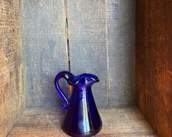 JW Shelton Glass Works Herz Kobaltblauer Mini-Krug // 1993