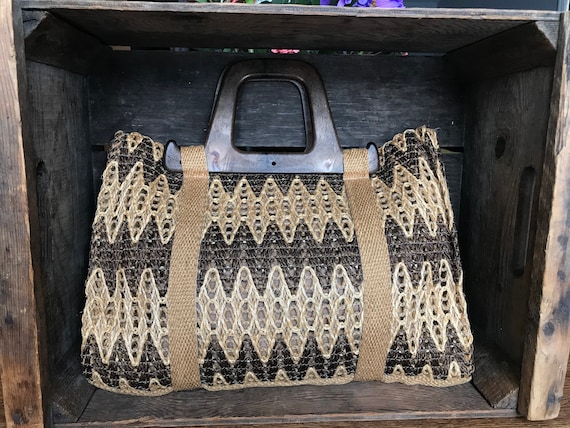 Vintage Woven Jute Tote // 1970s Faux Wood Handle… - image 1