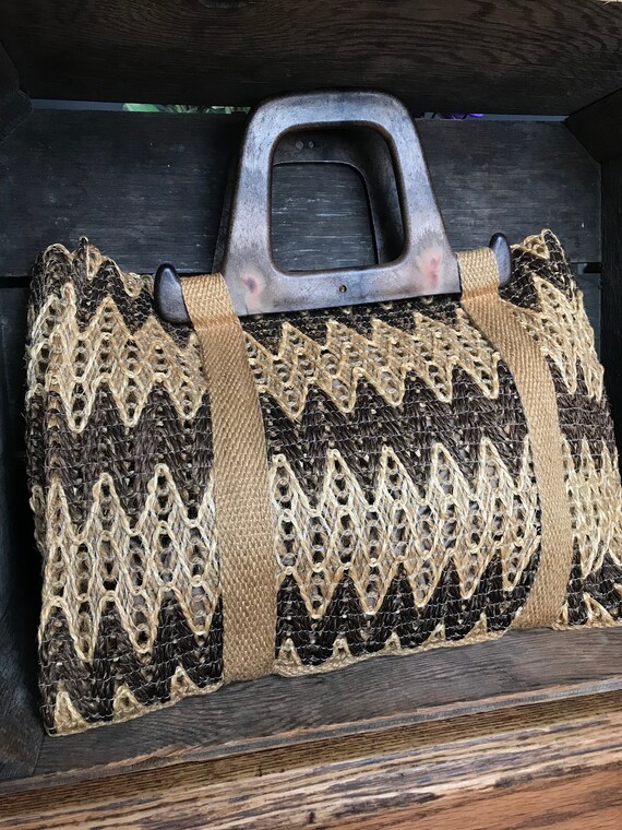 Vintage Woven Jute Tote // 1970s Faux Wood Handle… - image 6