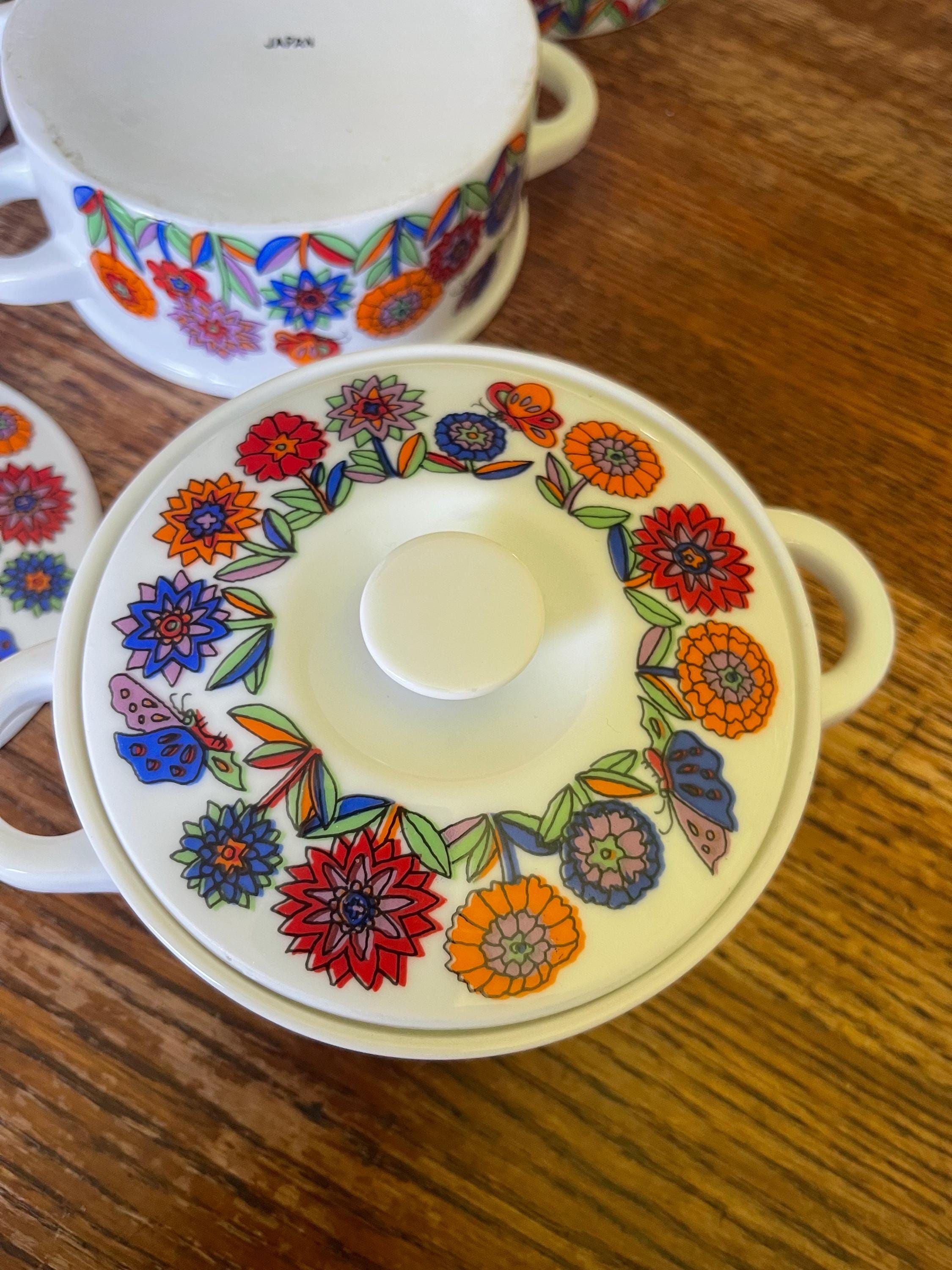 4個セット // 蓋付き陶器皿 // レトロな花柄/蝶柄デザイン // 日本製