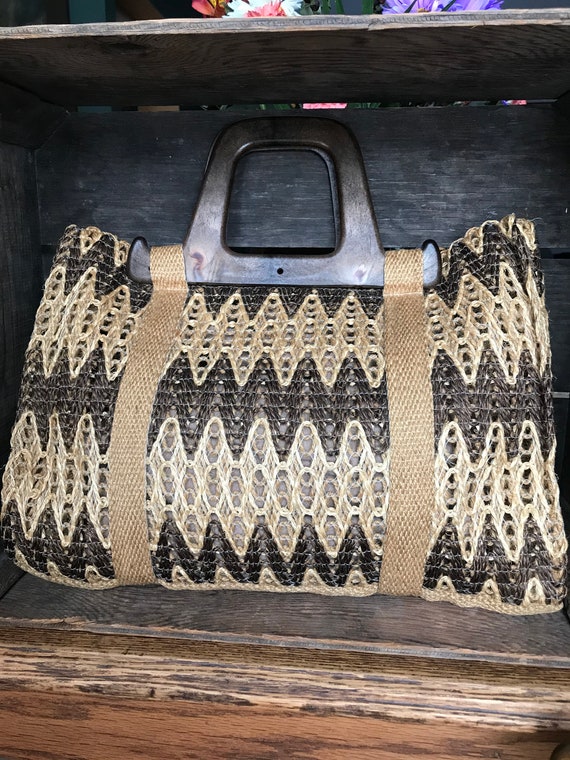 Vintage Woven Jute Tote // 1970s Faux Wood Handle… - image 9