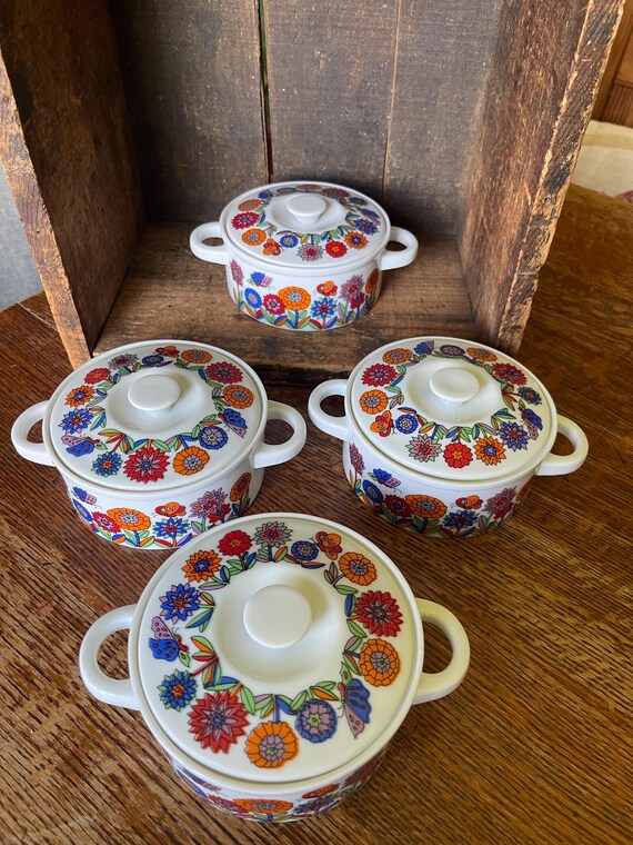 4個セット // 蓋付き陶器皿 // レトロな花柄/蝶柄デザイン // 日本製