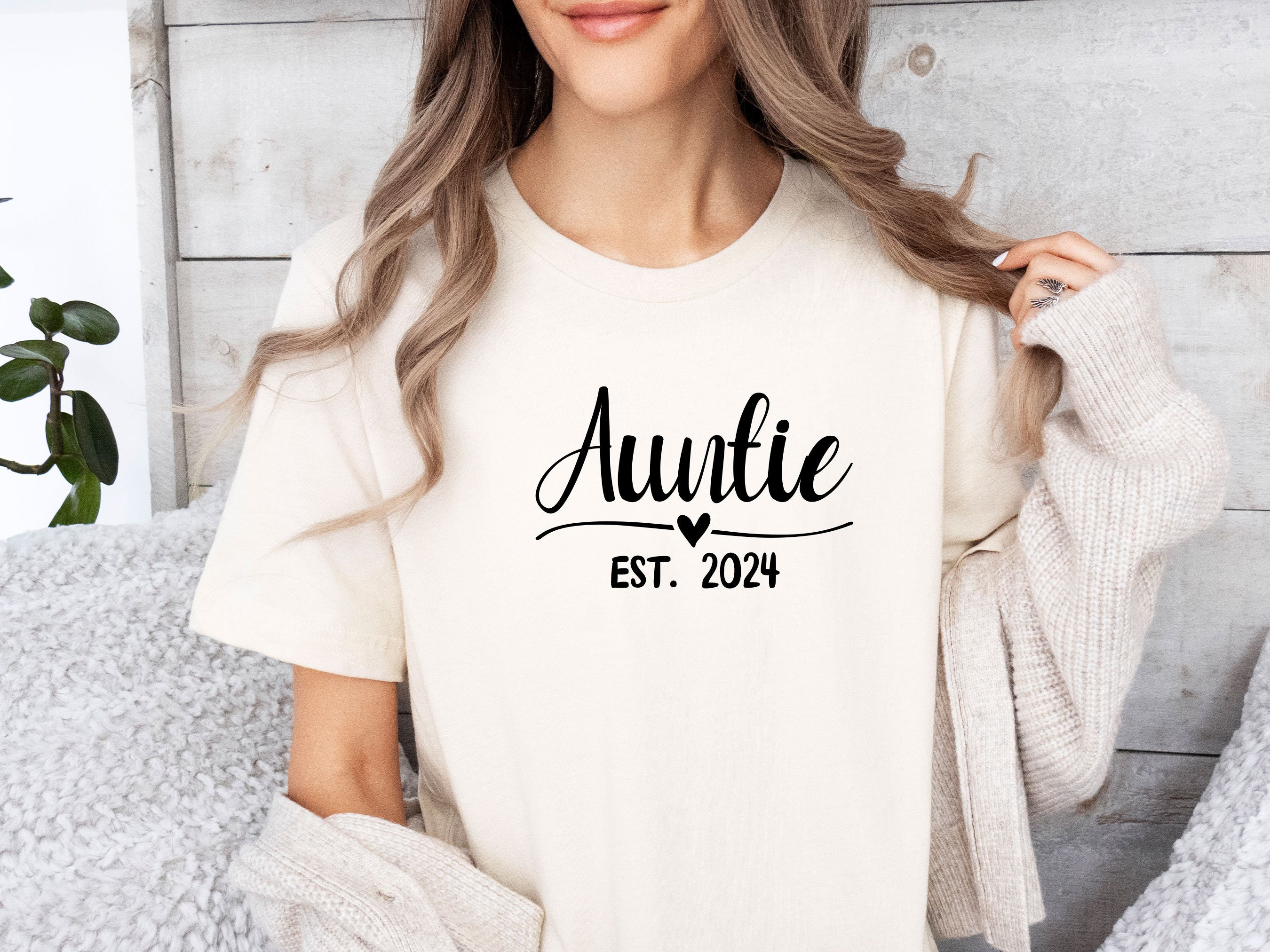 First Time Aunt Estimated 2020 New Auntie To Be T-Shirt First Time Aunt Estimated 2020 New Auntie To Be T-Shirt