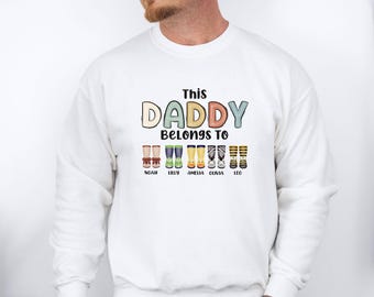 Sudadera "Papá pertenece", suéter para el Día del Padre, regalo personalizado para papá, regalo para el Día del Padre, regalo de cumpleaños para papá, regalo para papá, camiseta para papá con los nombres de los niños
