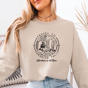 Camping Sweatshirt, Adventure Sweater, National Park Jumper, Camp Lovers Gift, Travel Lover Gift, Up Balloon Crewneck, Family Camping Gifts afbeelding 1