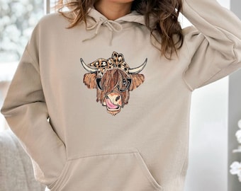 Cow Tongue Hoodie, Coquette Cow Pullover, Highland Cow Jumper, Cow Mum Top, Funny Cow Top, Farmer Gift Jumper, Farm Cow Hoodie, Old Cow Top