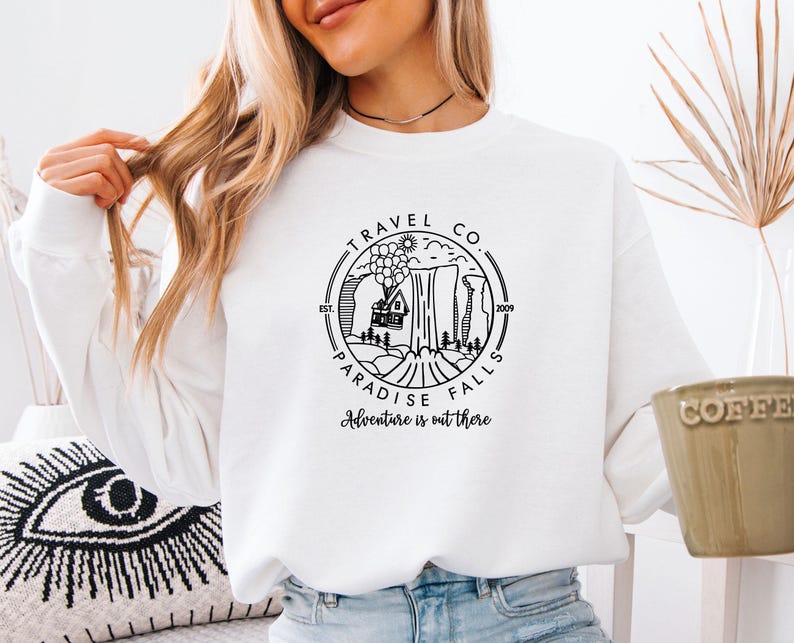 Camping Sweatshirt, Adventure Sweater, National Park Jumper, Camp Lovers Gift, Travel Lover Gift, Up Balloon Crewneck, Family Camping Gifts afbeelding 5