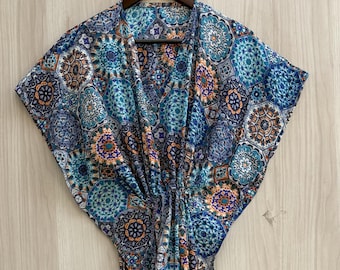 Vestido largo tipo caftán de seda con estampado floral: Kaftán étnico para resort n.° 23