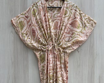 Vestido largo estilo caftán de seda bohemio: encubrimiento de playa bohemio con estampado floral n.º 13