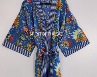 Bata kimono de algodón con estampado floral estilo bohemio: cinturón a rayas, suministros para hoteles y spas.