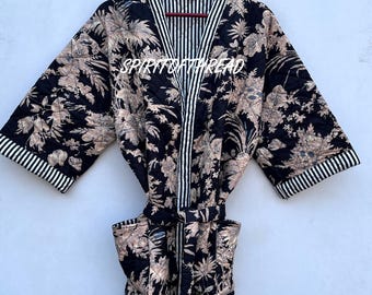 Chaqueta tipo kimono acolchada de algodón con estampado floral hecha a mano