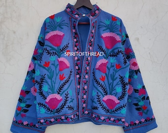 Cappotto da giacca ricamato a mano Suzani in cotone blu scuro, donne indossano giacche invernali, regalo da damigella d'onore, giacca invernale, abito kimono, damigella d'onore