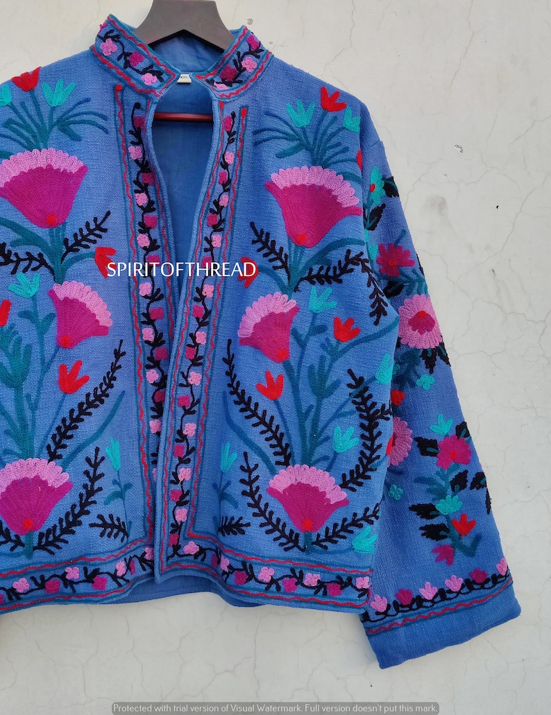 Abrigo de chaqueta de bordado a mano Suzani de algodón azul oscuro, las mujeres usan chaquetas de invierno, regalo de dama de honor, chaqueta de invierno, bata de kimono, dama de honor imagen 6