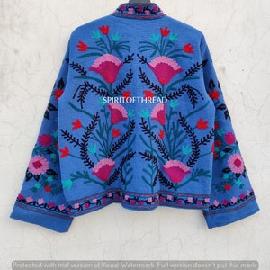 Abrigo de chaqueta de bordado a mano Suzani de algodón azul oscuro, las mujeres usan chaquetas de invierno, regalo de dama de honor, chaqueta de invierno, bata de kimono, dama de honor imagen 2