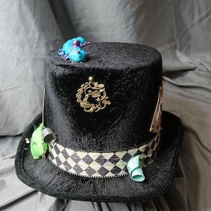 Velvet Mad Hatter Top Hat: Alice in Wonderland Theme
