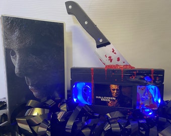 Halloween Ends VHS Lamp, Horror Movie Film, a great gift for film buffs & Michael Myers Fans