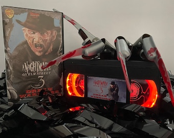 Deluxe Nightmare on Elm Street Part 3 VHS Horror Lamp, Horror Movie, a great gift for film lovers & film buffs