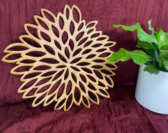 Dahlia Trivet - onafgewerkt hout