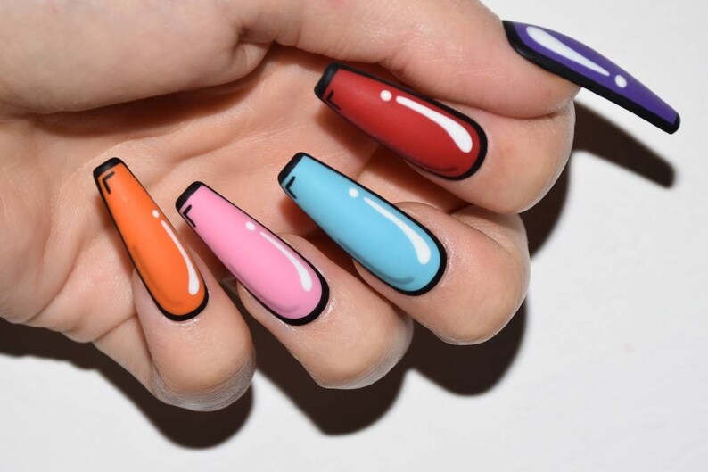 Pop Art Cartoon Press on Nails / Viral Comic Book Nails / Pop Art Glue
