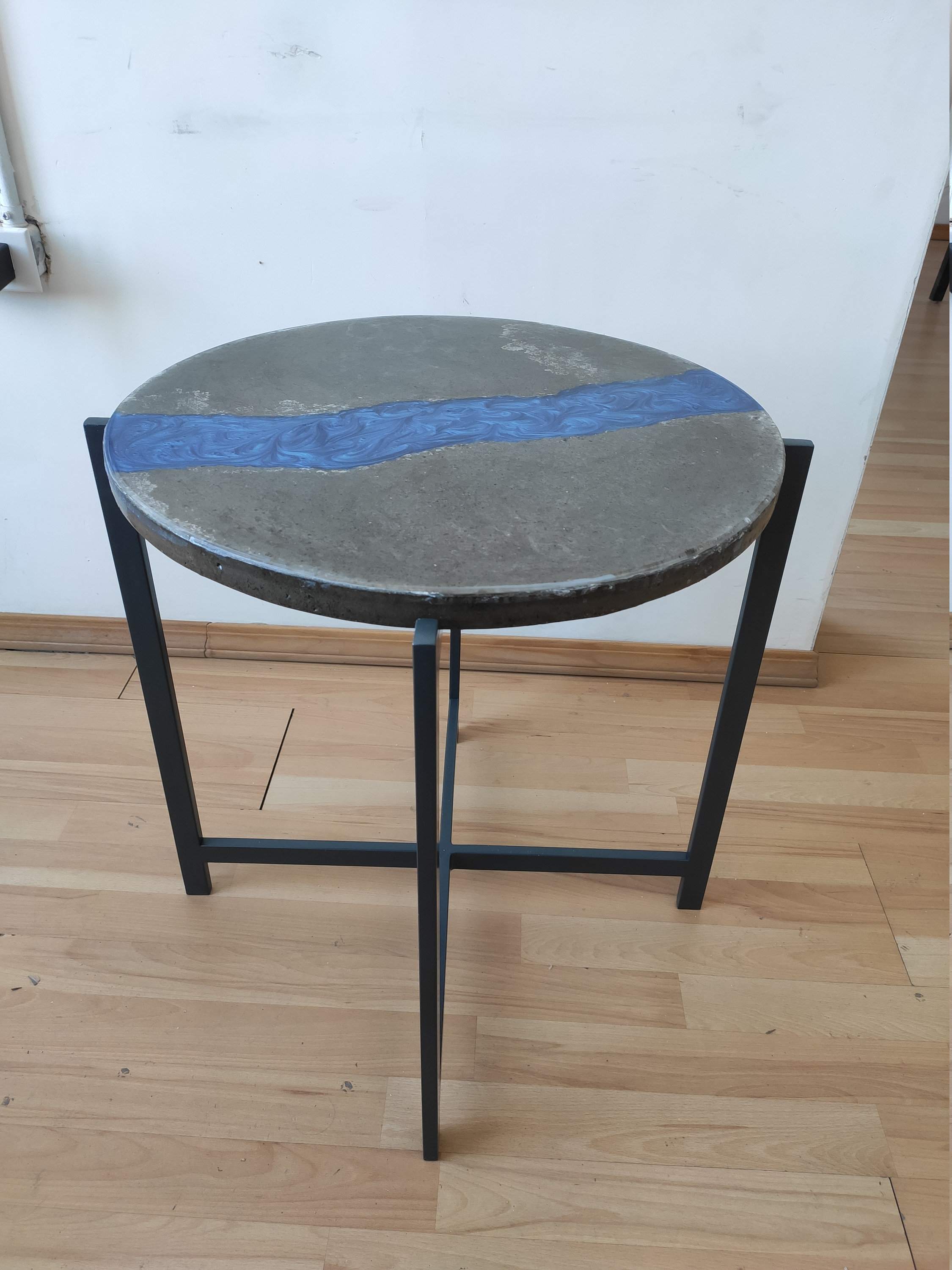 Concrete and epoxy resin side table Etsy