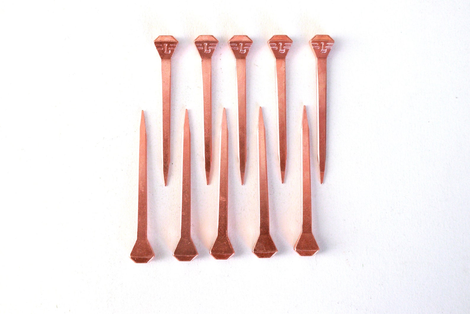 250Pcs Copper Plated Horseshoe Nails 51mm - Rustproof Equestrian Supplies For Horse Hoof Care