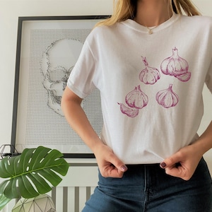 Garlic T Shirt, Vegan Garlic Lover Shirt, Garlic Clothes, Veggie shirt, Vegetarian Shirt, Vegetable Shirt