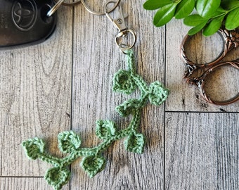 Crochet keychain, crochet vine, crochet vine keychain, keychain, vine, crochet, boho keychain, nature, nature keychain, gift ideas, cute