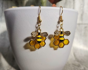 Bee earrings, honeycomb earrings, earrings, bees, honeycomb, handmade earrings, cottagecore, cute gift ideas, beekeepers, gold earrings